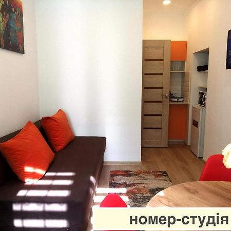 Світло Цілодобово Apartments In The City Center Lviv Dış mekan fotoğraf