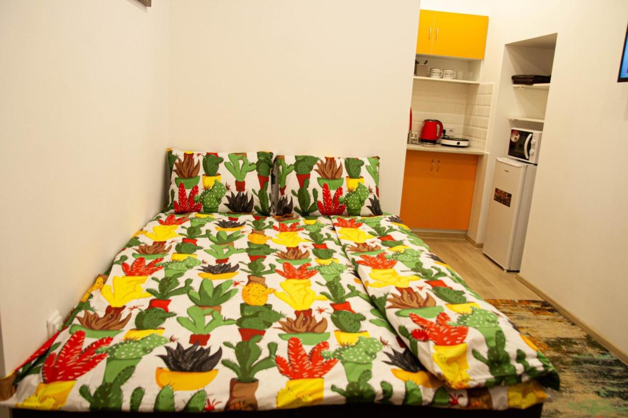 Світло Цілодобово Apartments In The City Center Lviv Dış mekan fotoğraf