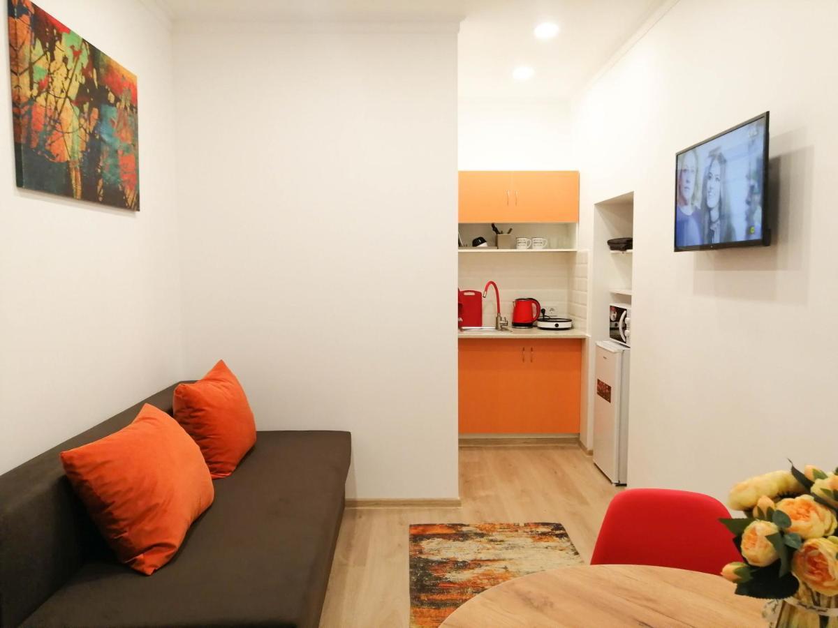 Світло Цілодобово Apartments In The City Center Lviv Dış mekan fotoğraf