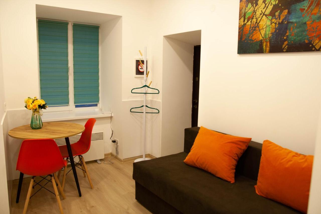 Світло Цілодобово Apartments In The City Center Lviv Dış mekan fotoğraf