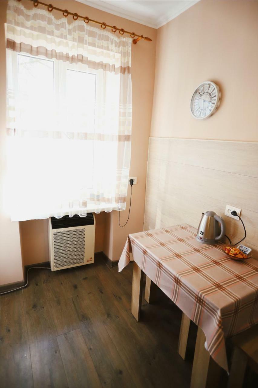 Світло Цілодобово Apartments In The City Center Lviv Dış mekan fotoğraf
